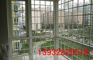 ���I����